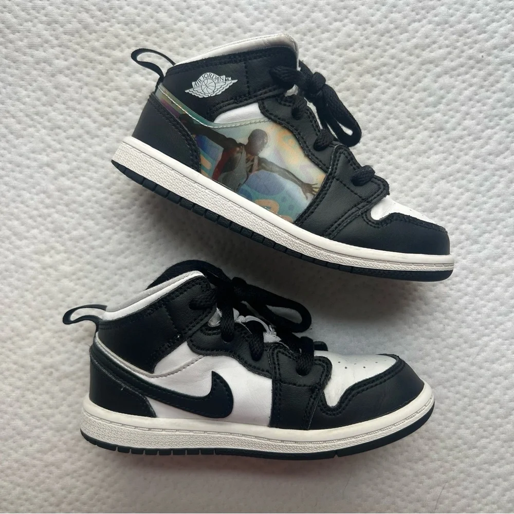 Air Jordan 1 Mid ‘Hologram’, Size 9C - Picture 7 of 10